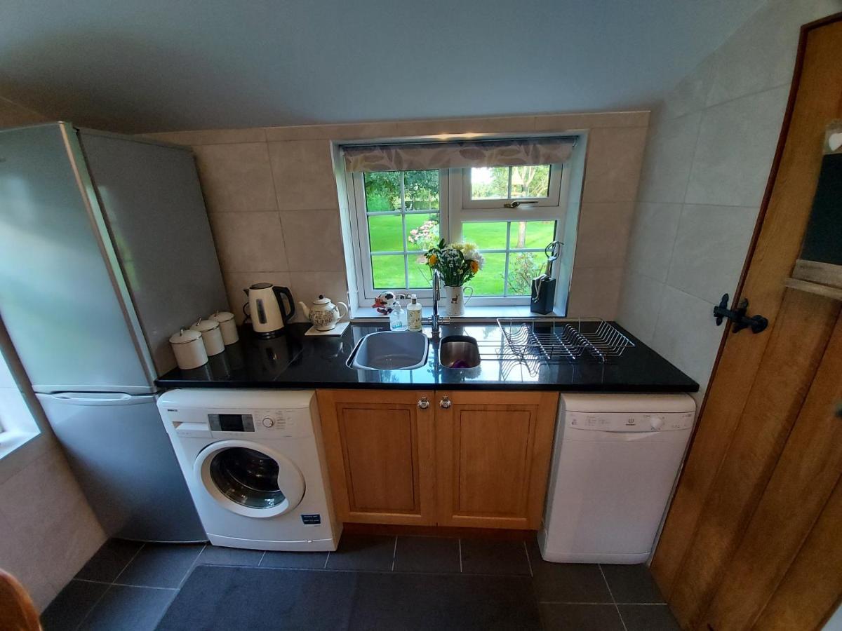 Saughall Mill Farm Cottage Честер Экстерьер фото